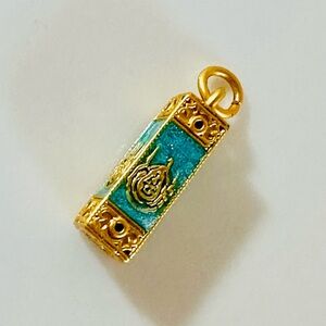 Elegant Gold and Blue Pendant